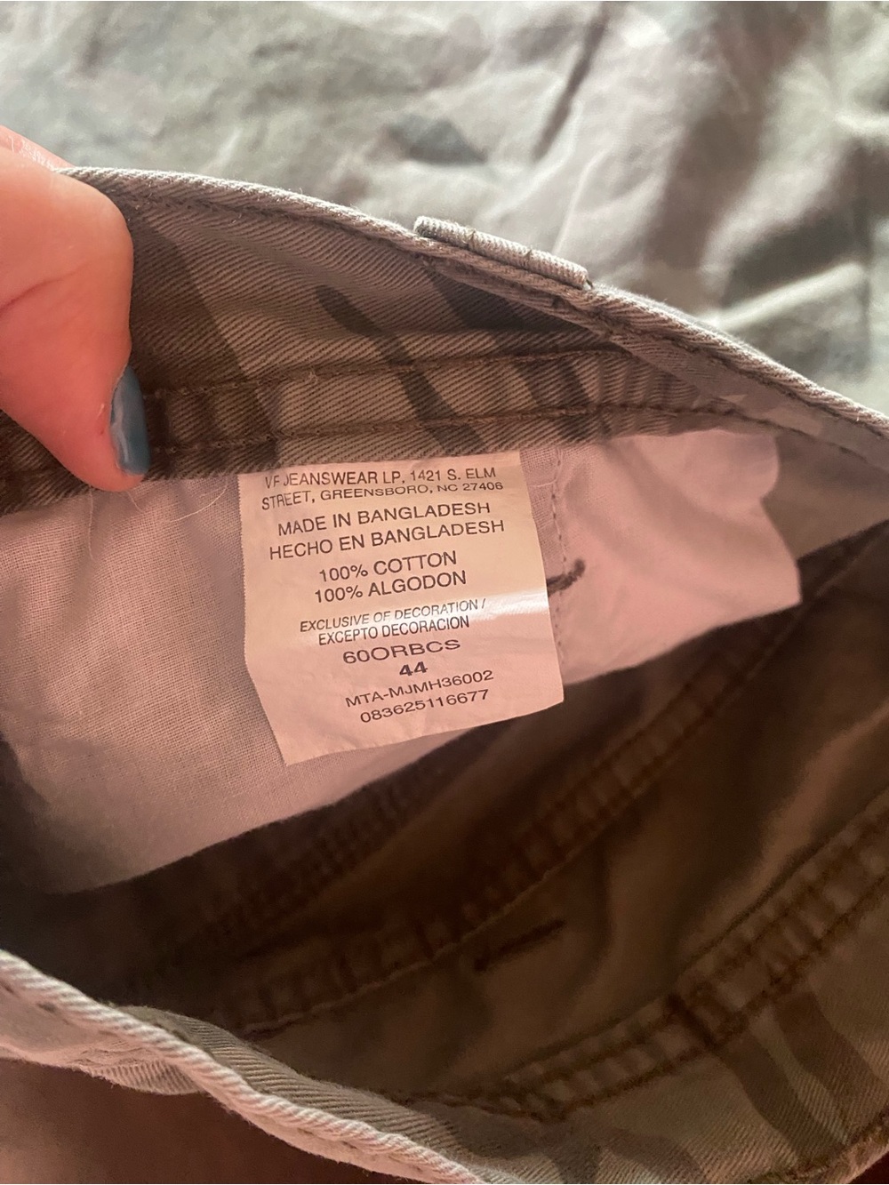 Lee Men's Cargo Shorts in Gray with Utility Pockets